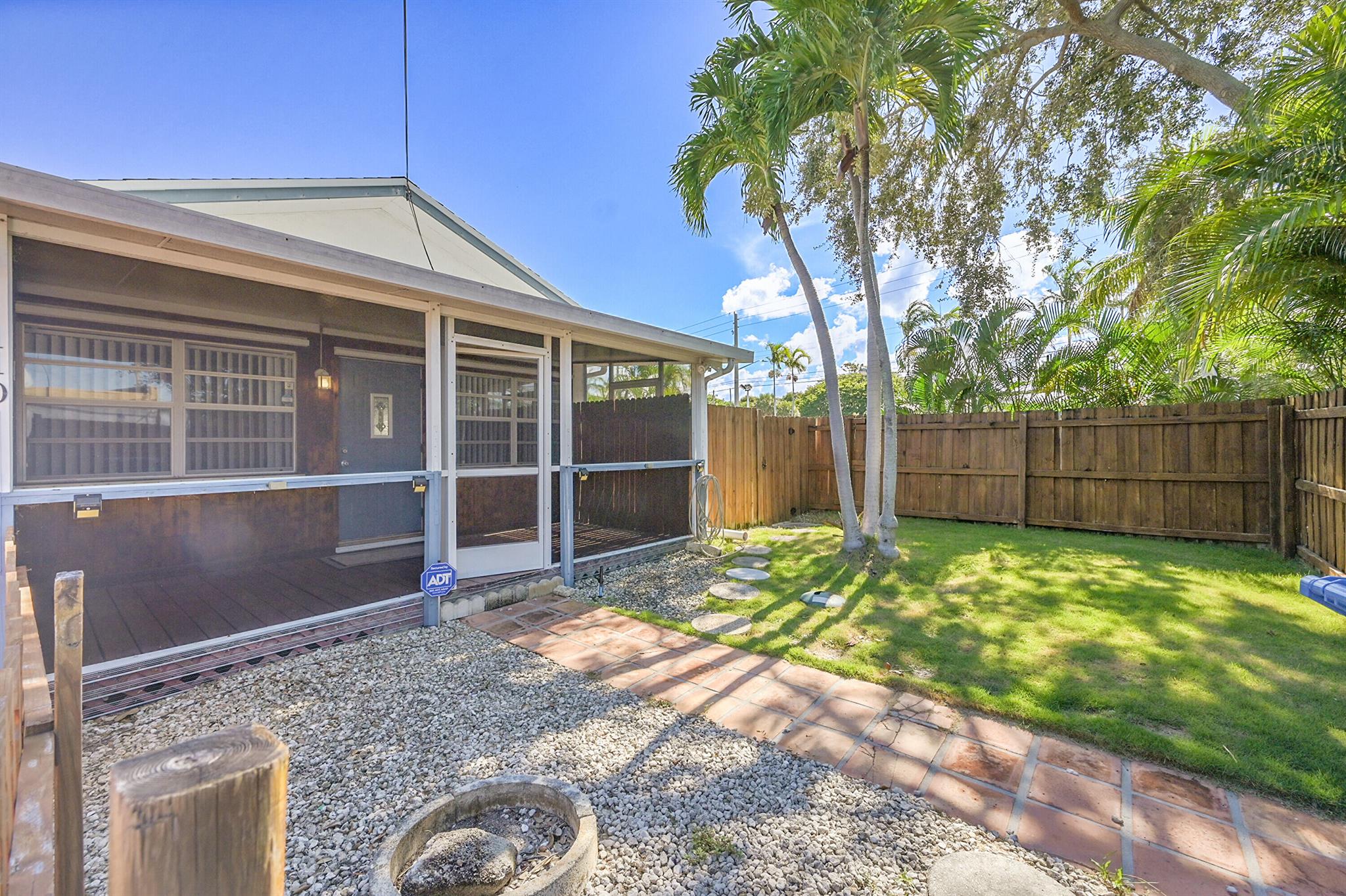 110 E Lake Worth Avenue