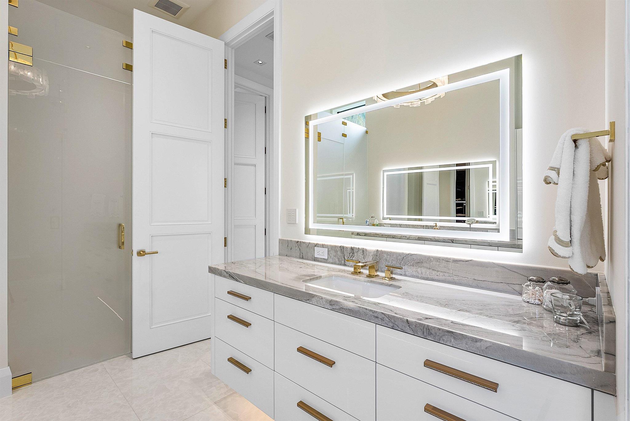 ST ANDREWS COUNTRY CLUB - Residential