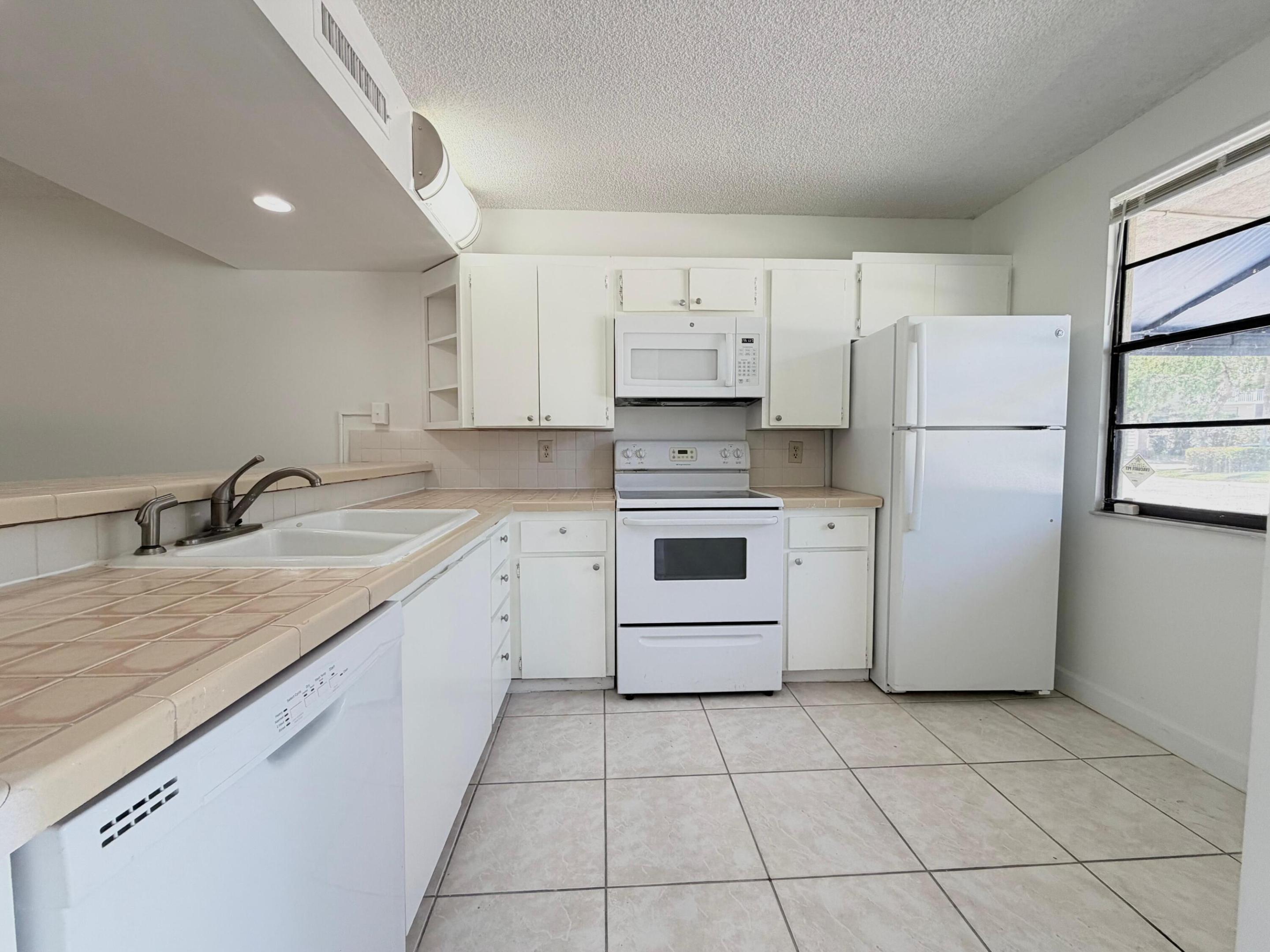 WHITEHALL VILLAGE - Residential Lease