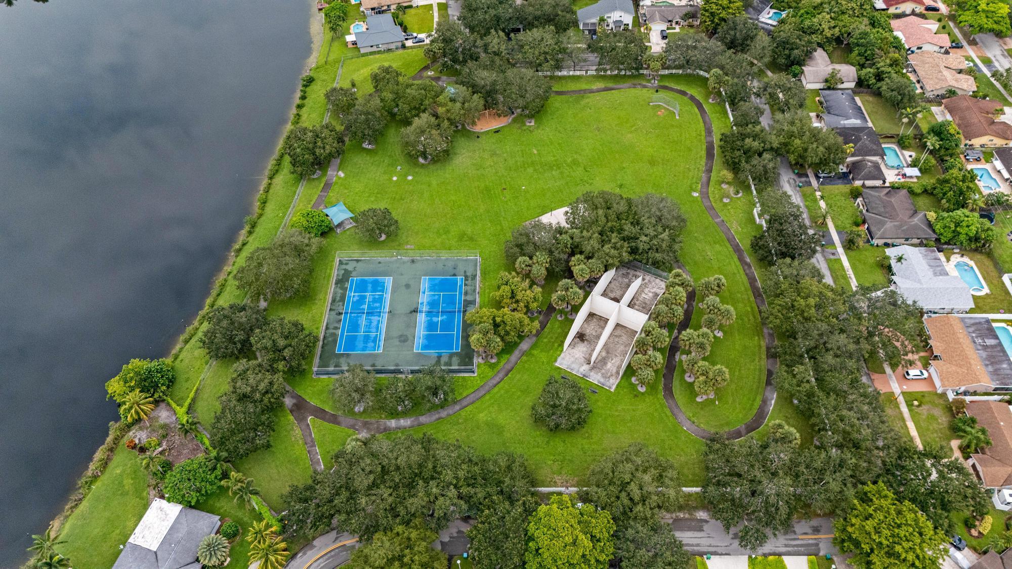 FLAMINGO GARDENS-JACARAND - Residential