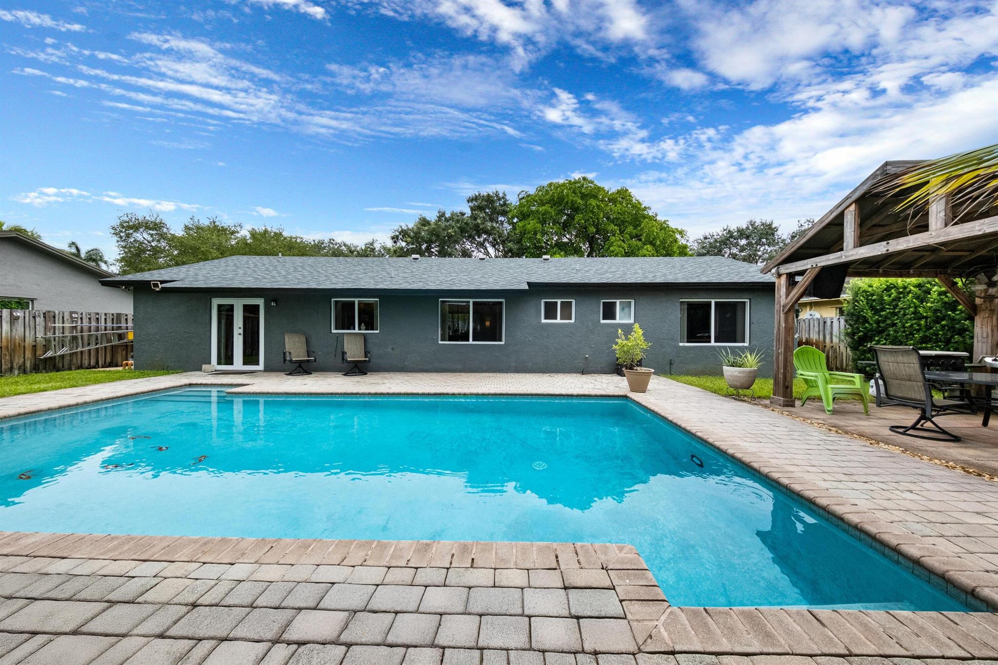FLAMINGO GARDENS-JACARAND - Residential