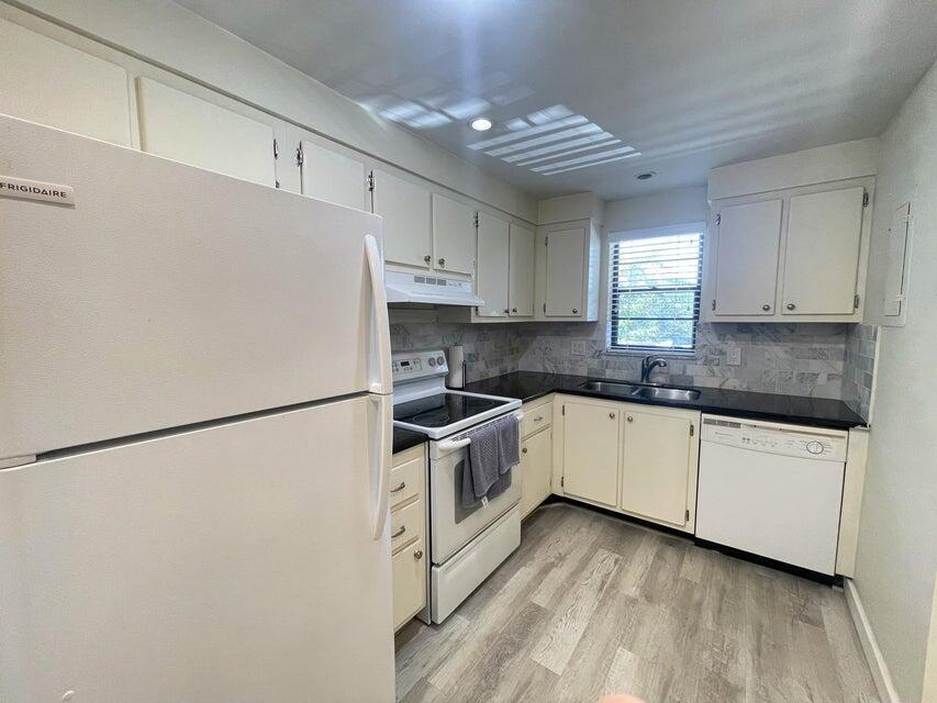 The Palms of Deer Creek - Residential Lease