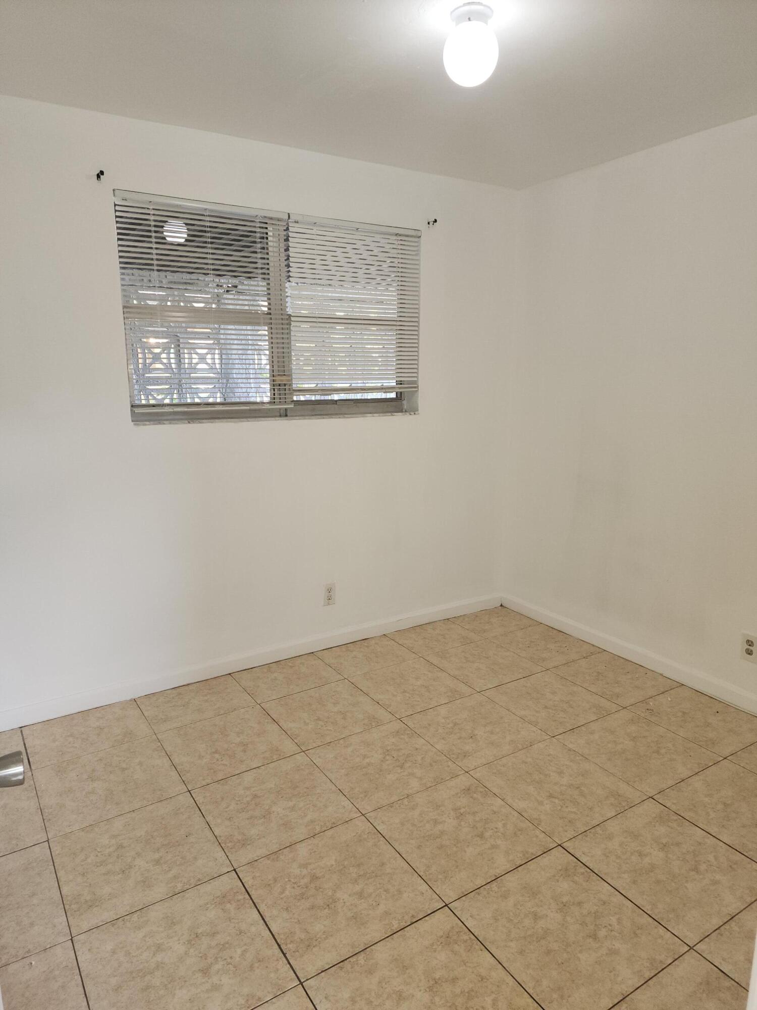 POMPANO PARK - Residential Lease