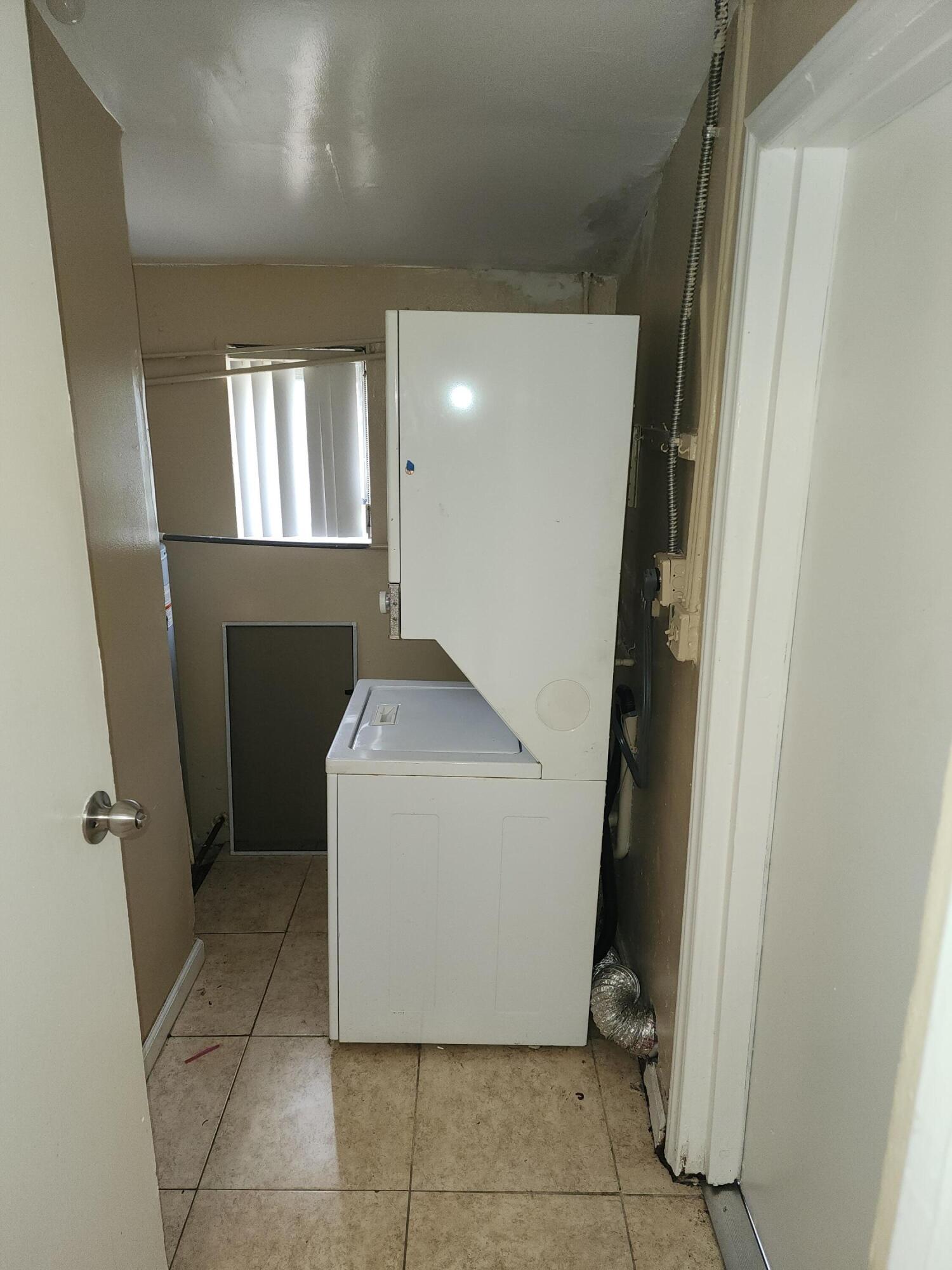 POMPANO PARK - Residential Lease