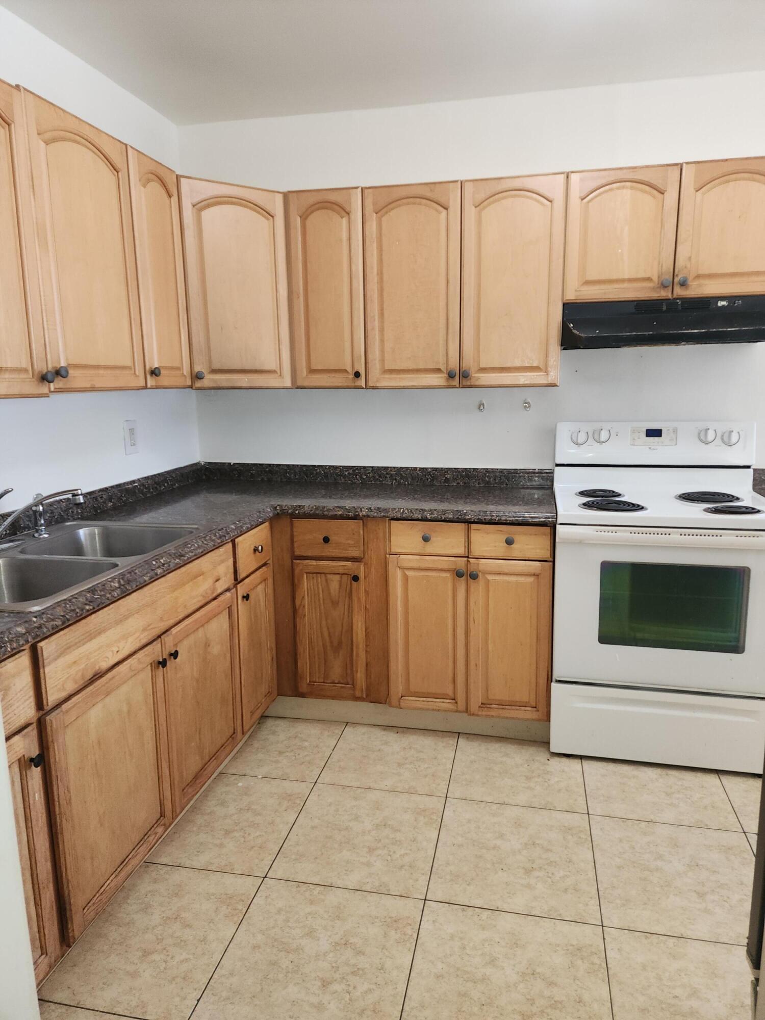POMPANO PARK - Residential Lease
