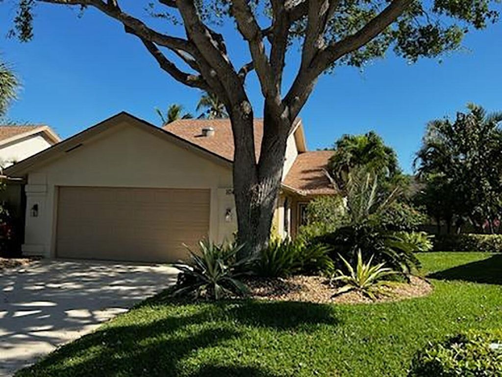 Photo of 104 Knoll Way, Jupiter, FL 33477 (MLS # R10971316)