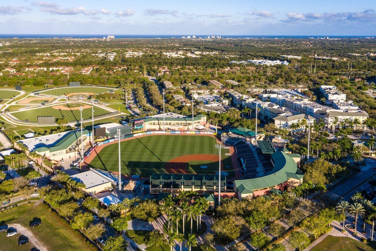 NORTH PALM BEACH HEIGHTS - Residential Lease