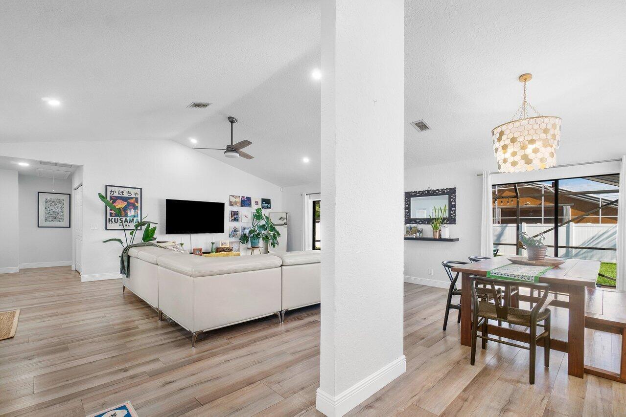 NORTH PALM BEACH HEIGHTS - Residential Lease