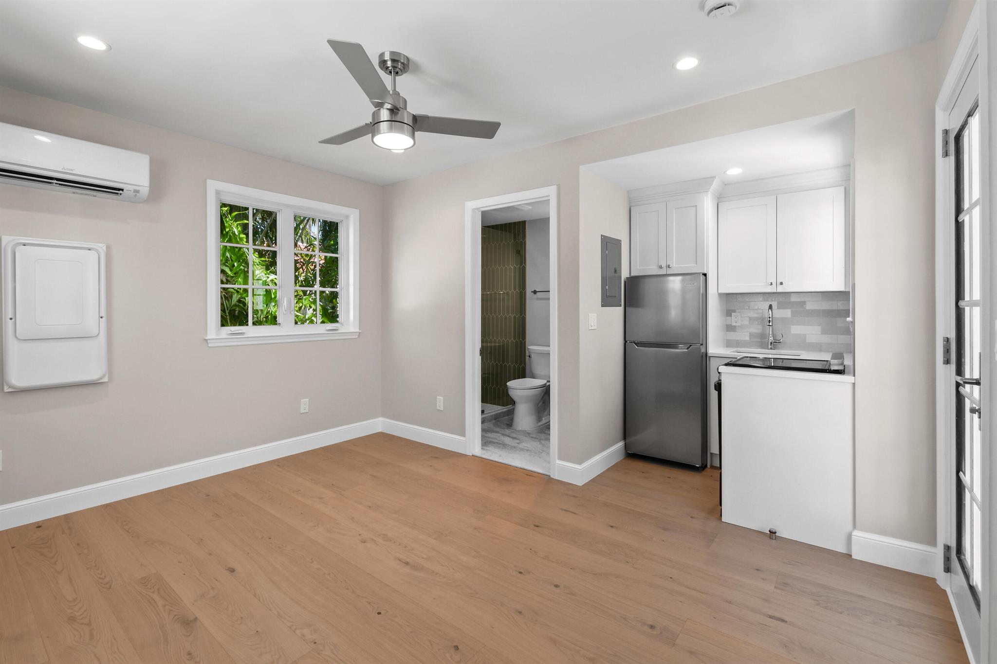 JEANETTE COURT - Commercial Sale