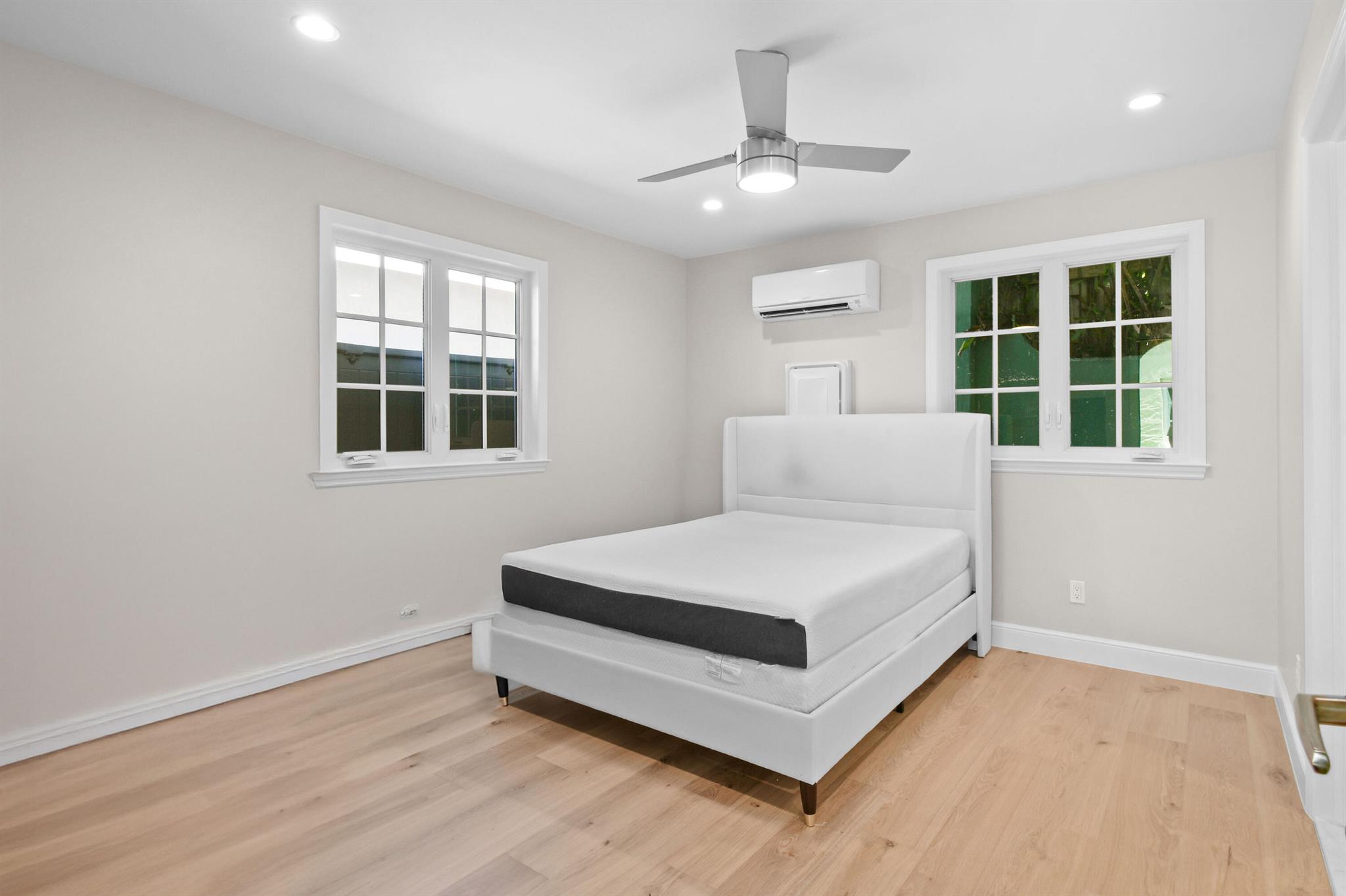 JEANETTE COURT - Commercial Sale