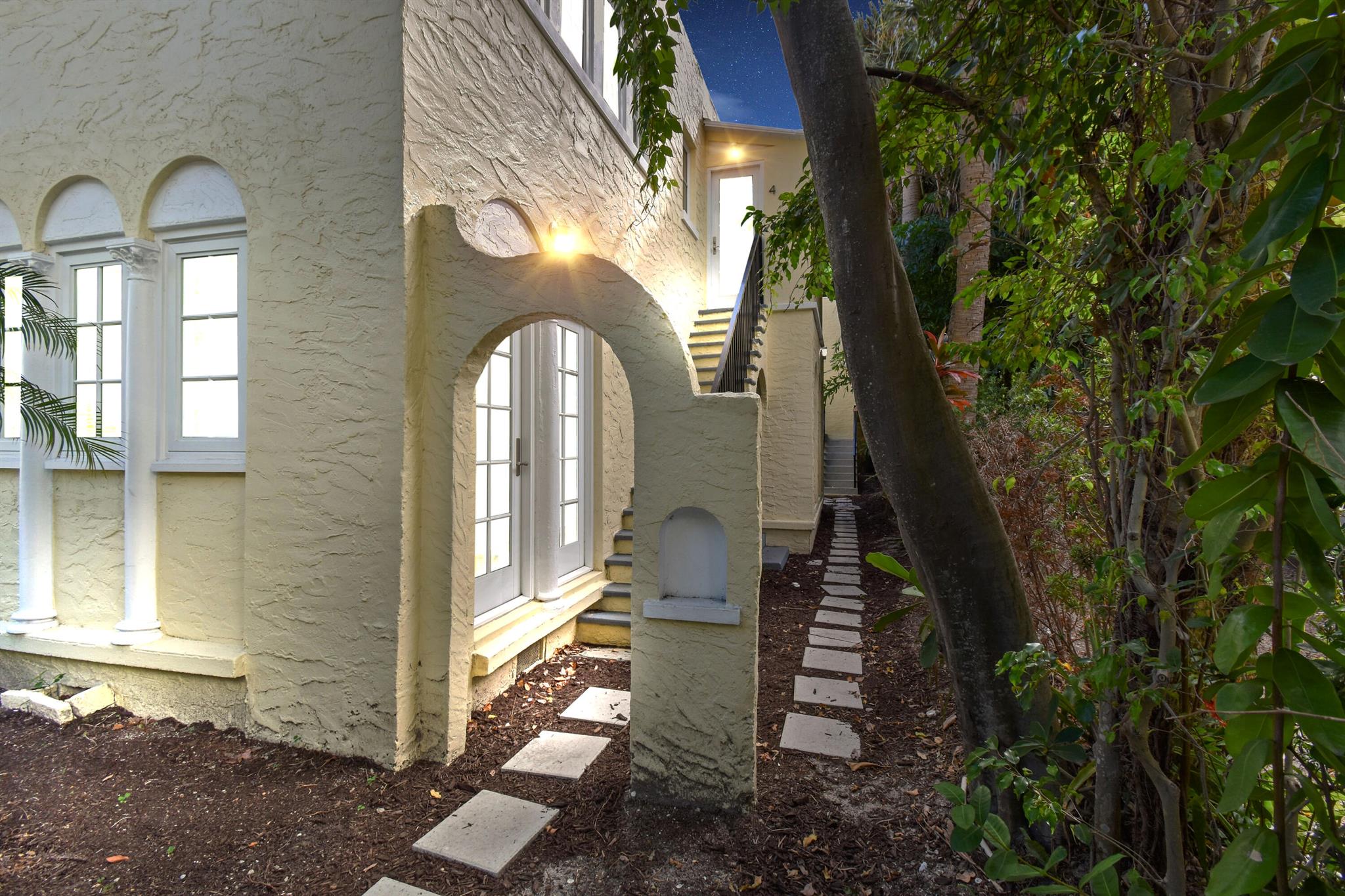 JEANETTE COURT - Commercial Sale