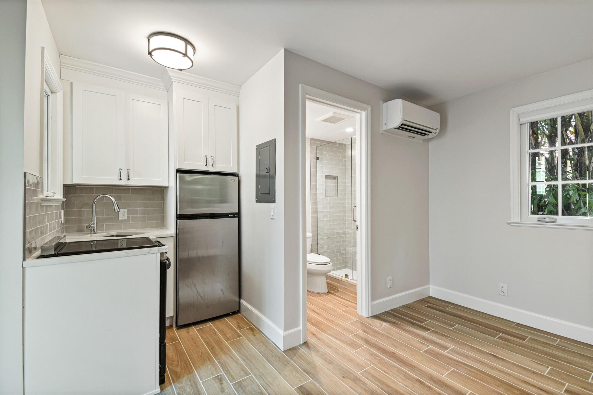 JEANETTE COURT - Commercial Sale