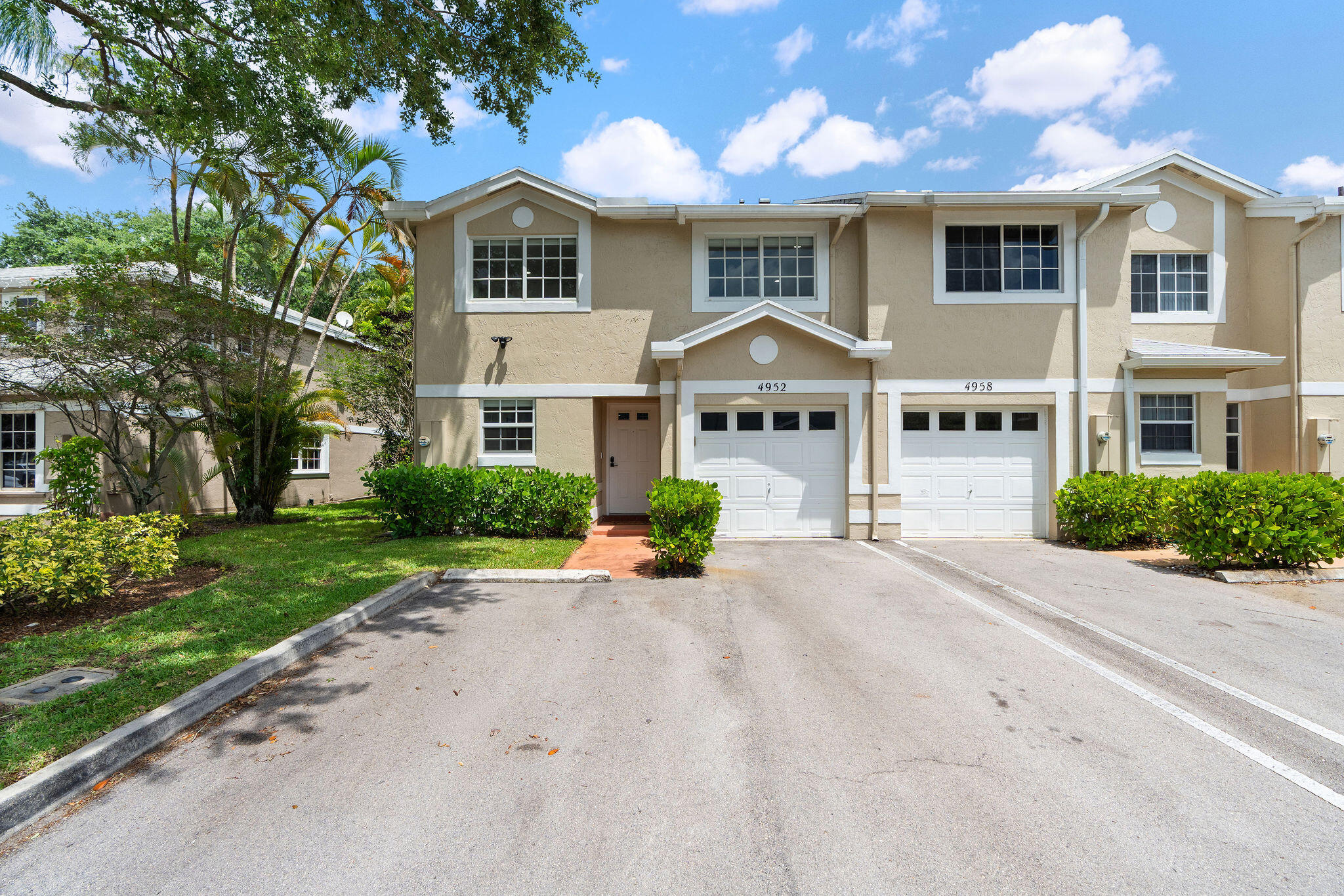 View photos, virtual tours, details... 4952 SW 122nd Terrace