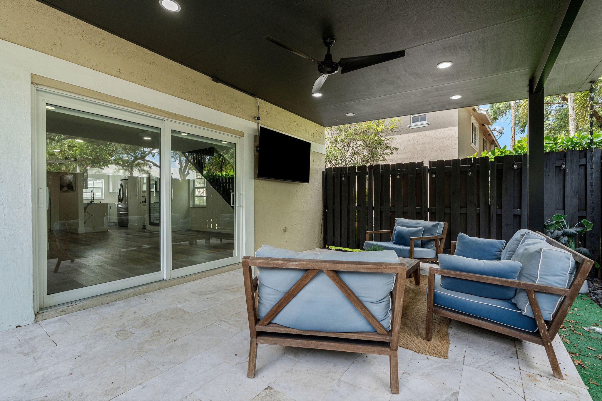 FLAMINGO GARDENS - Residential Lease