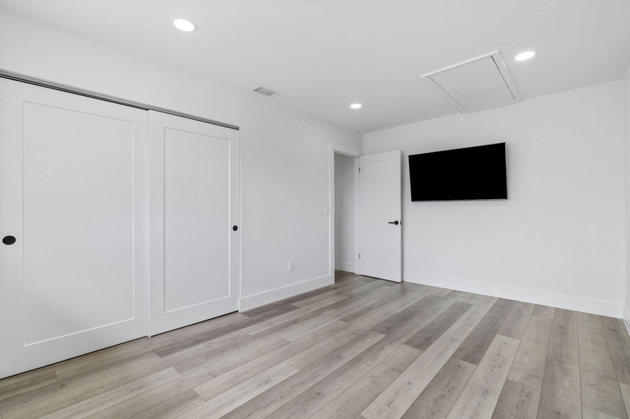 FLAMINGO GARDENS - Residential Lease