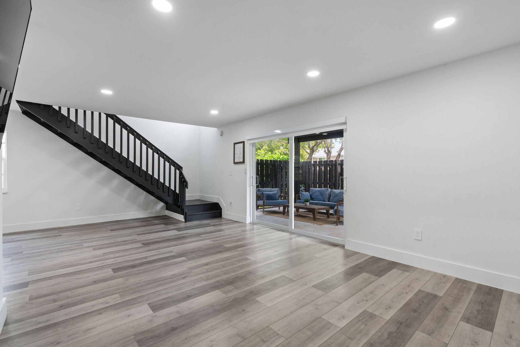 FLAMINGO GARDENS - Residential Lease