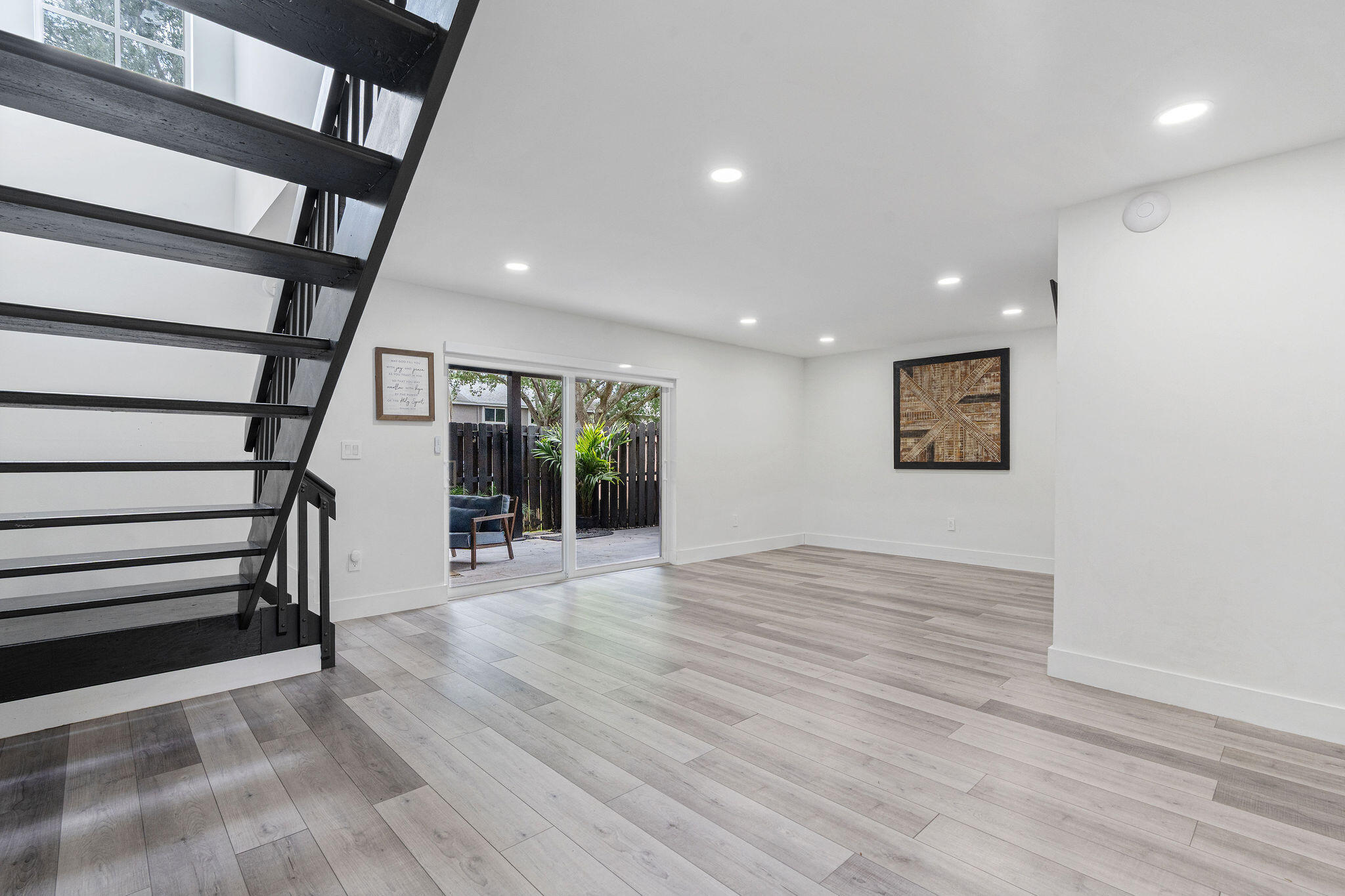 FLAMINGO GARDENS - Residential Lease