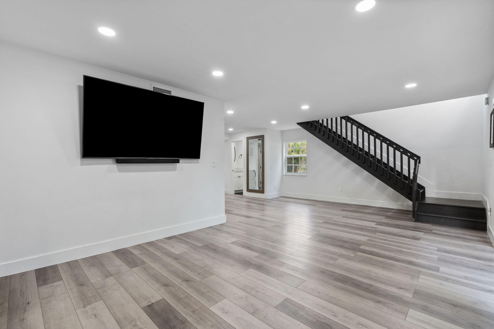 FLAMINGO GARDENS - Residential Lease