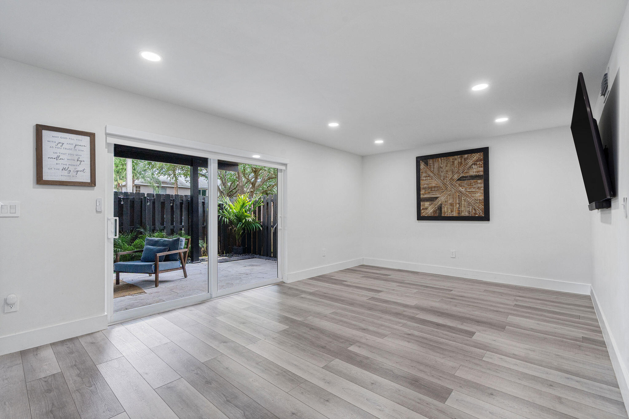 FLAMINGO GARDENS - Residential Lease