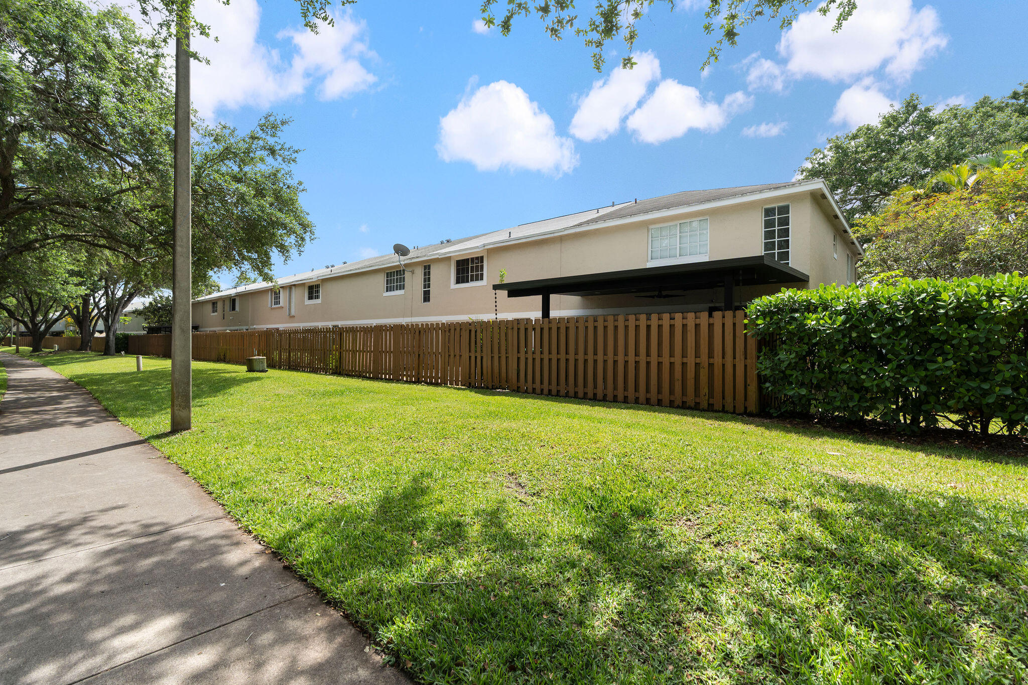 FLAMINGO GARDENS - Residential Lease