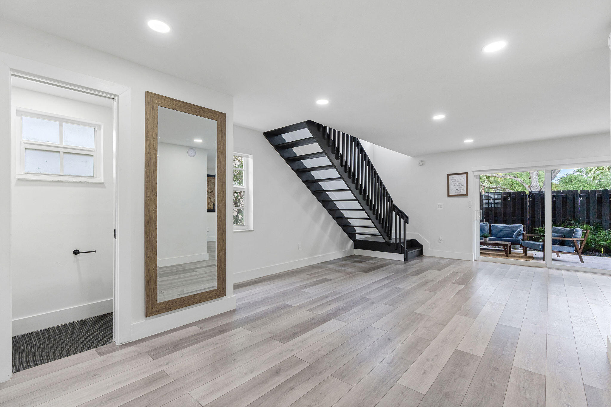 FLAMINGO GARDENS - Residential Lease