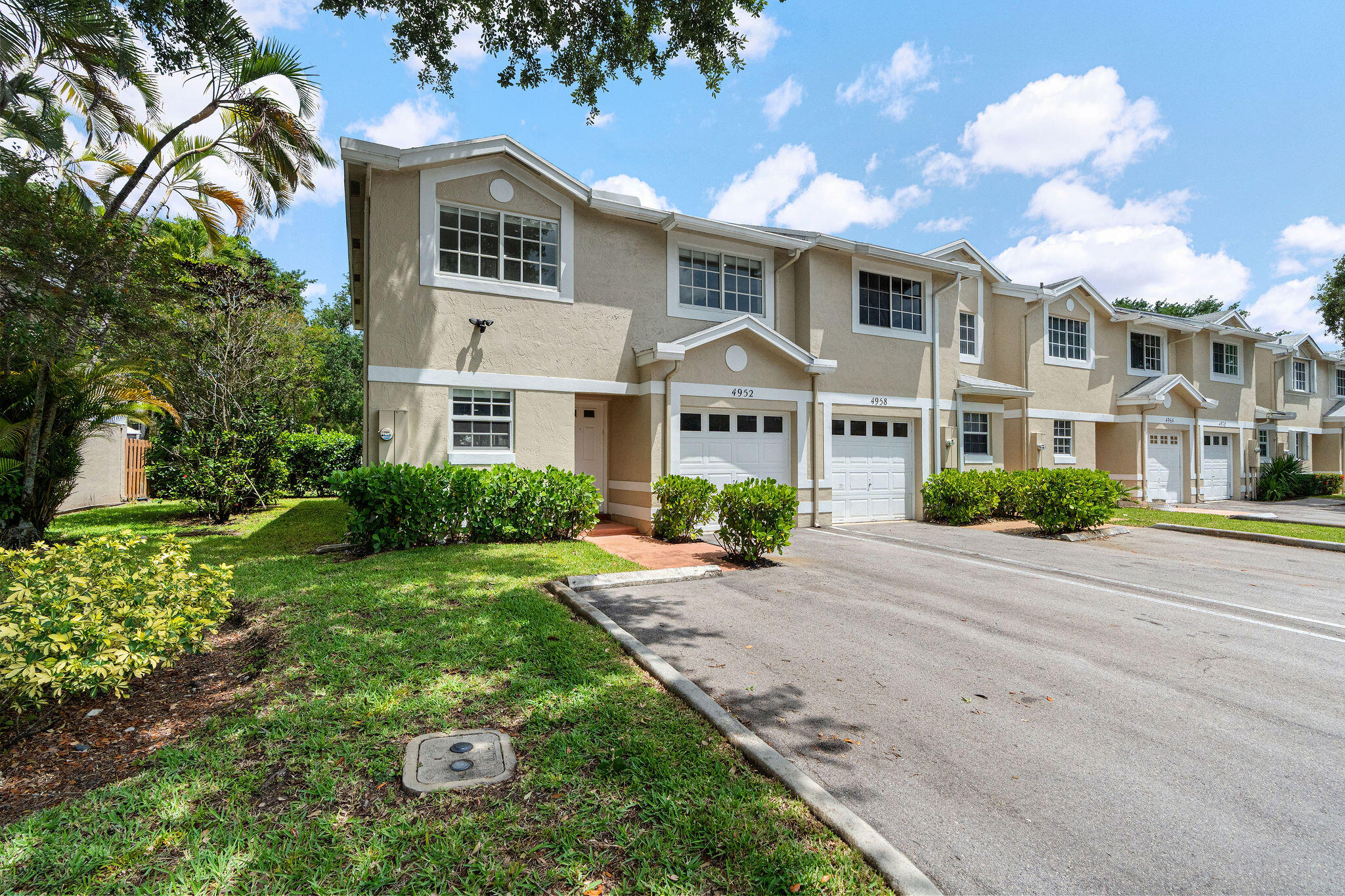 View photos, virtual tours, details... 4952 SW 122nd Terrace