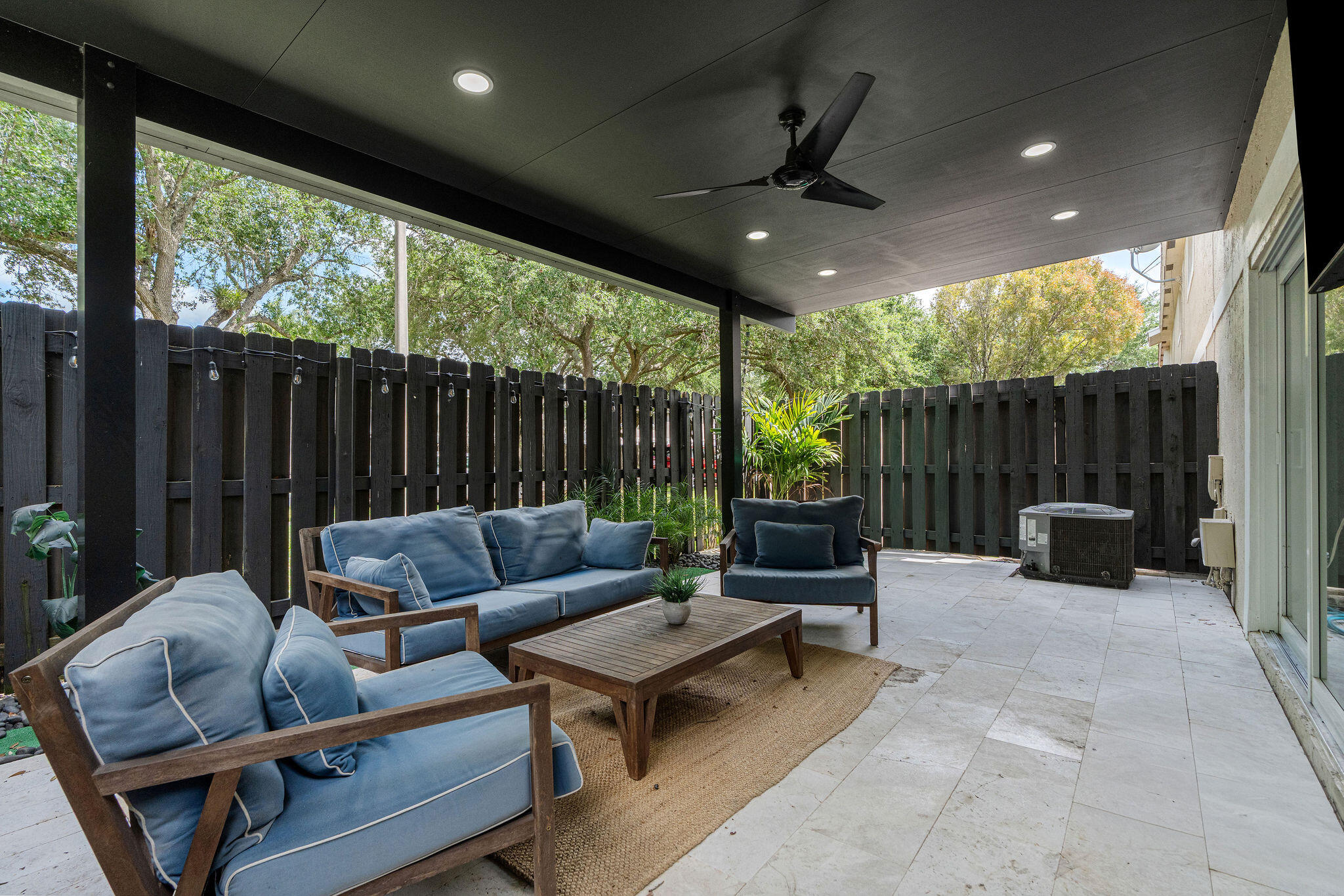 FLAMINGO GARDENS - Residential Lease
