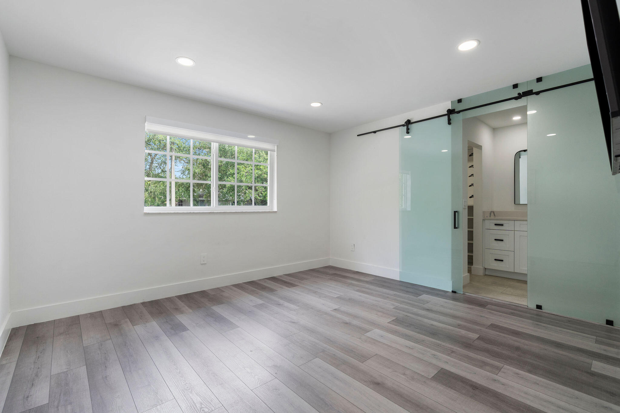 FLAMINGO GARDENS - Residential Lease
