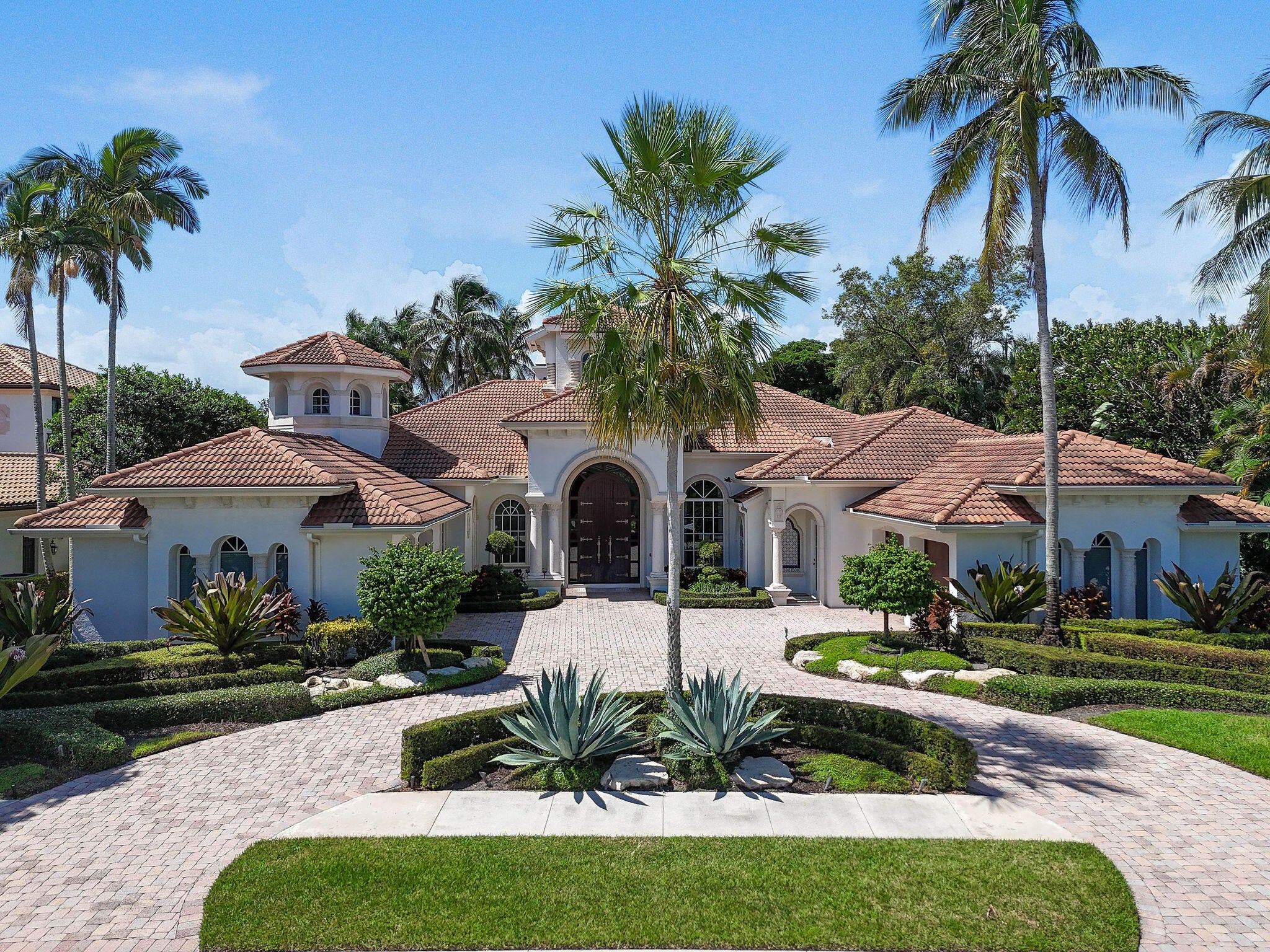 209 Grand Pointe Drive