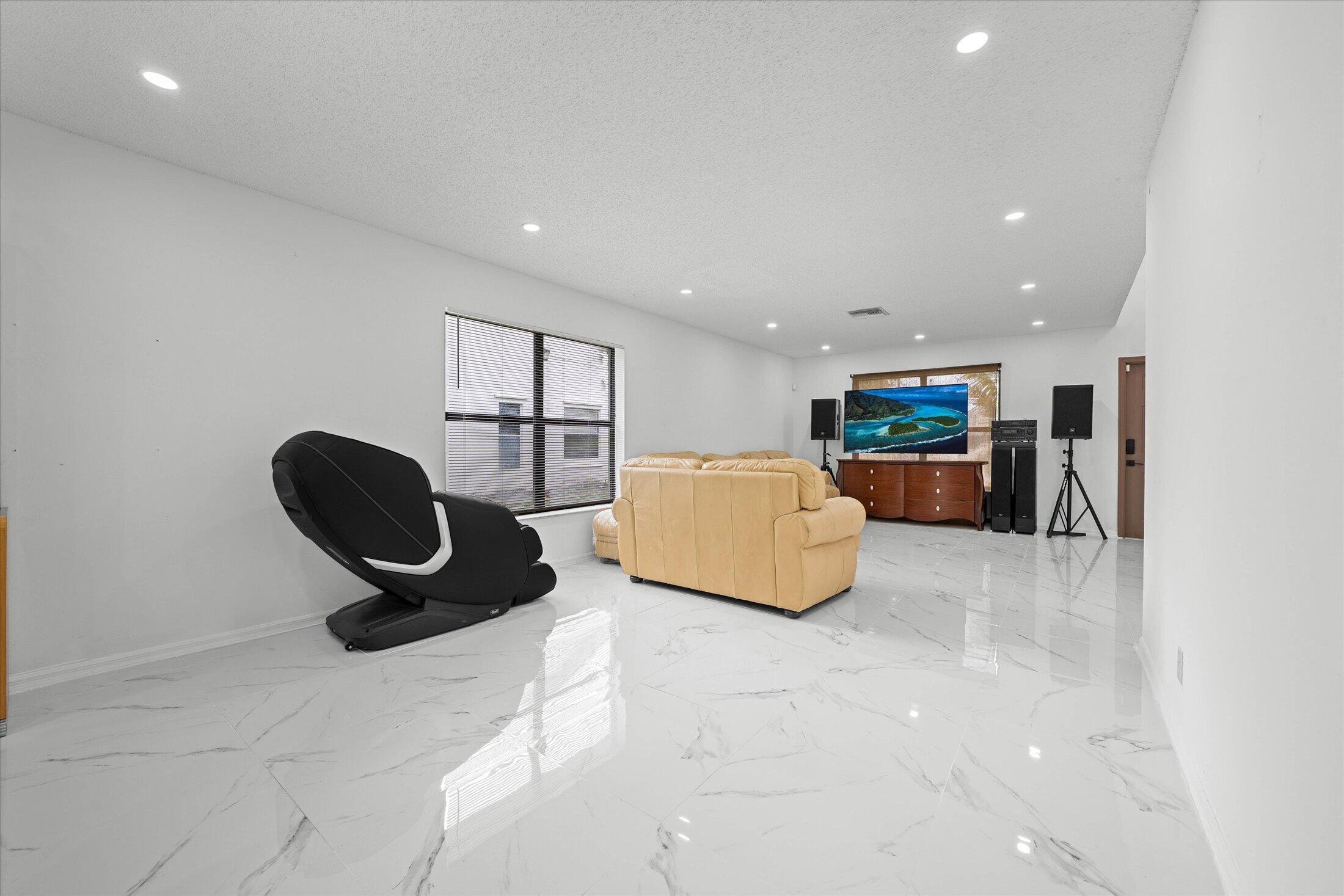 BRIARGATE PLAT - Residential