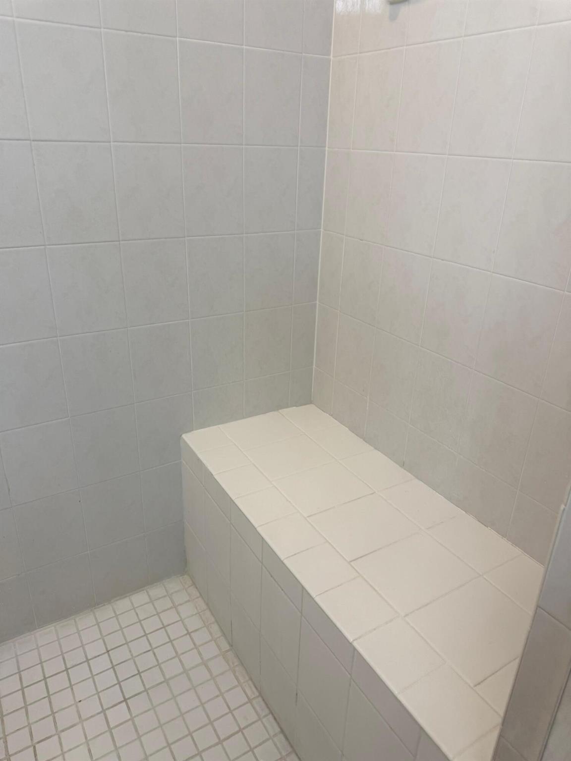 CASTLE PINES CONDOMINIUM - Residential Lease