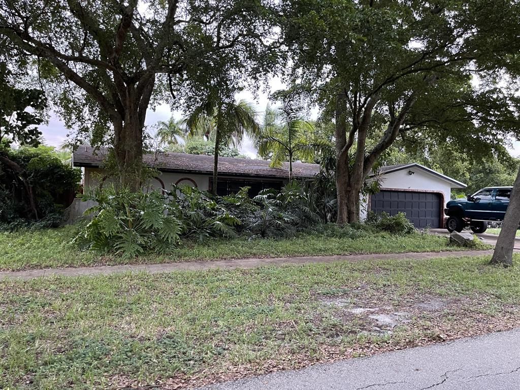 Photo of 6801 NW 5th Court, Plantation, FL 33317 (MLS # R10757371)
