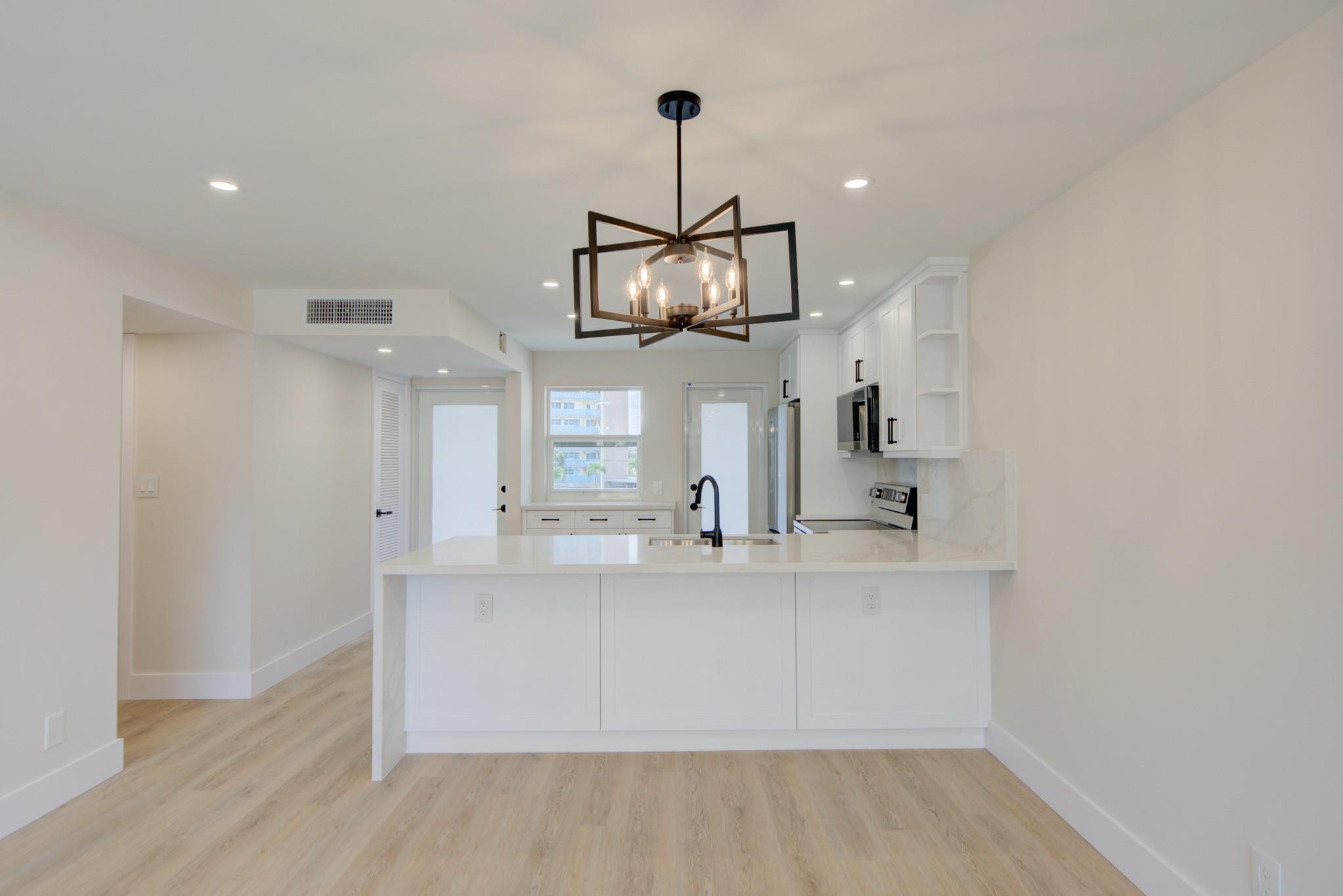 201 N Ocean Boulevard 207