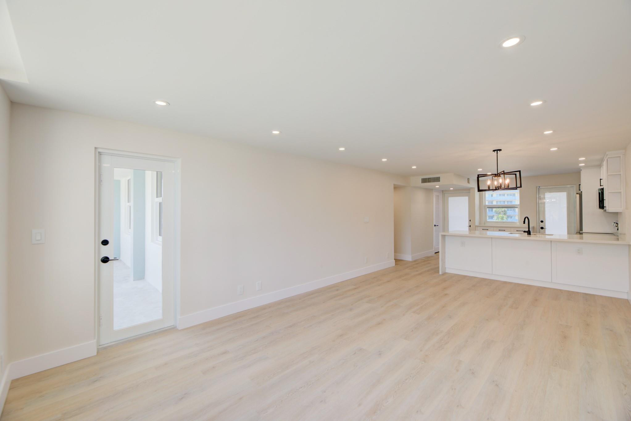 GRANADA HOUSE - Residential