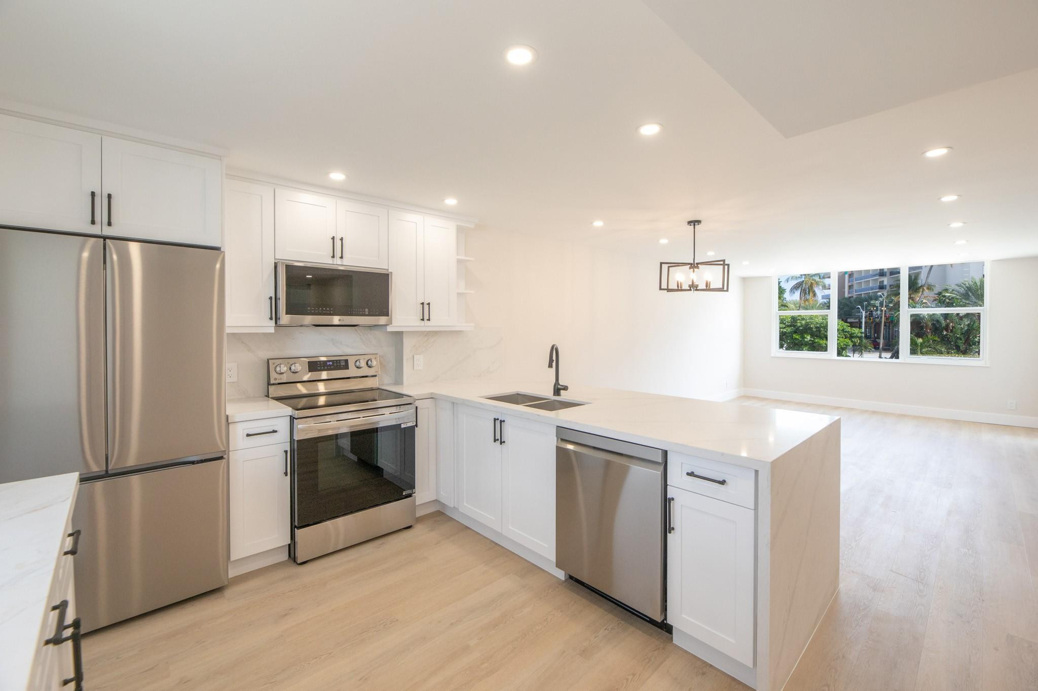 201 N Ocean Boulevard 207