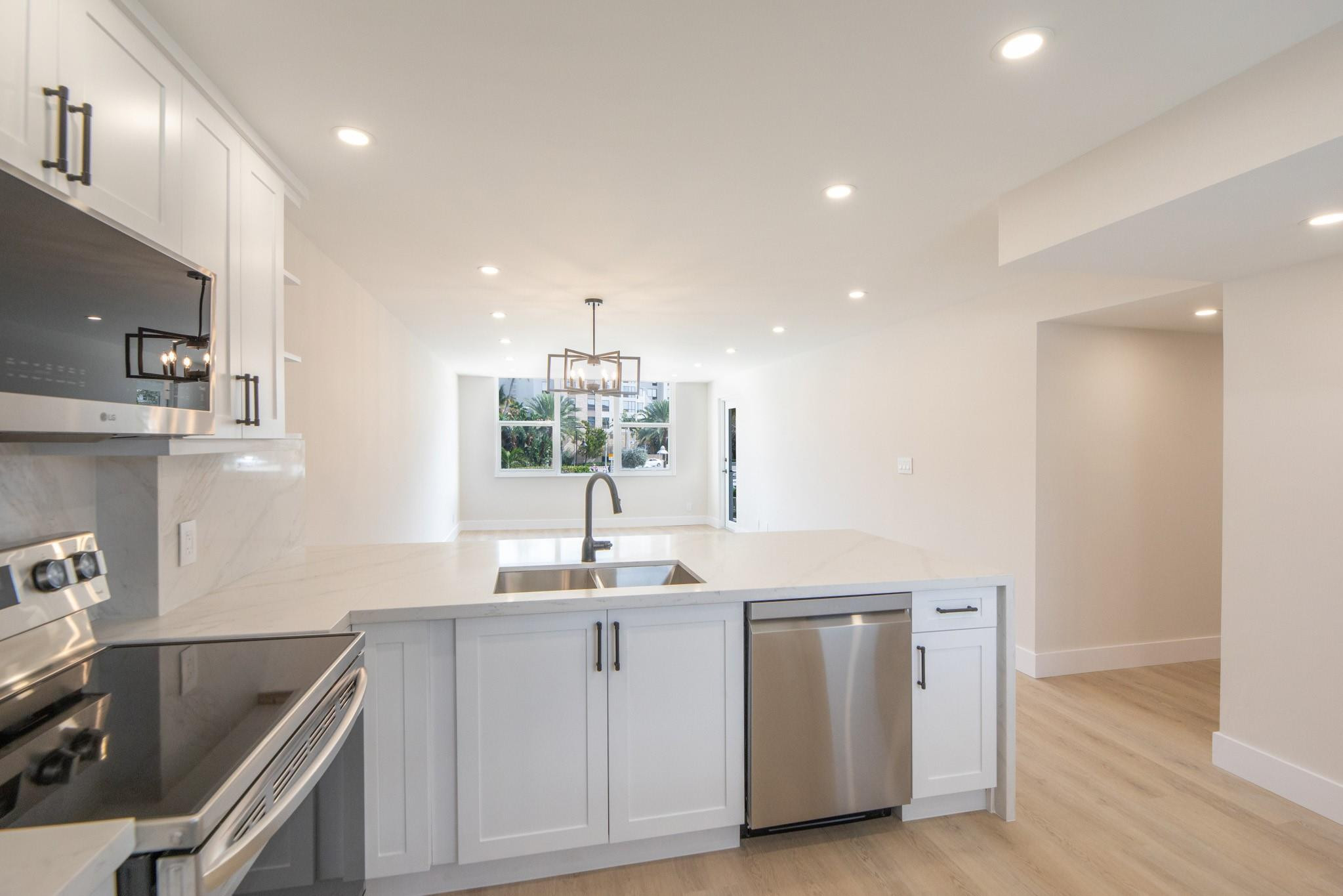 GRANADA HOUSE - Residential