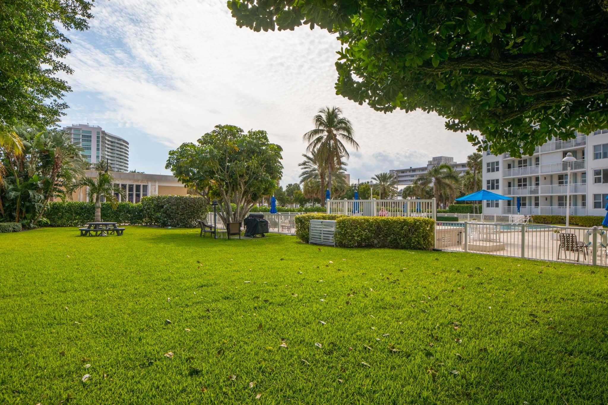 GRANADA HOUSE - Residential