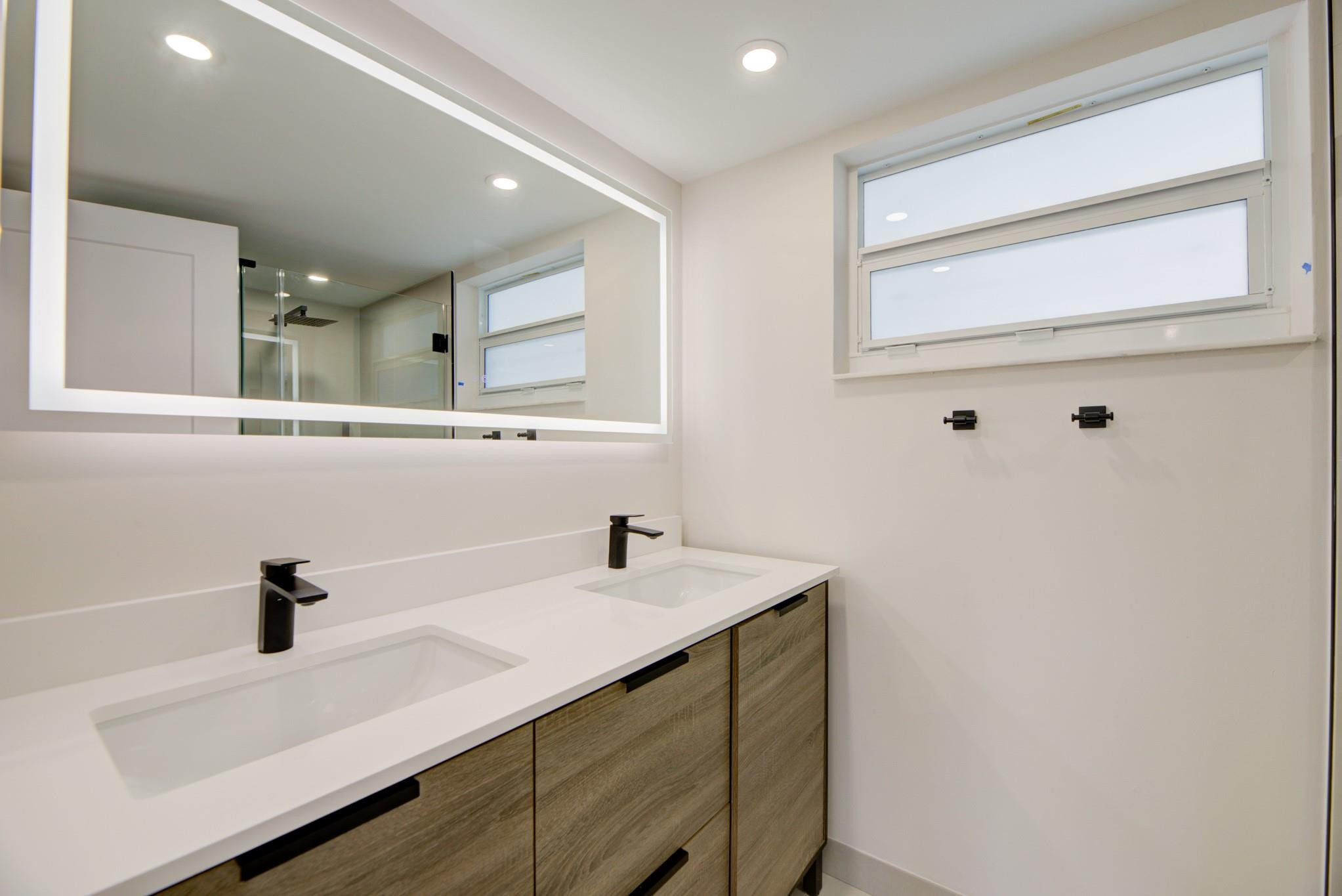 GRANADA HOUSE - Residential