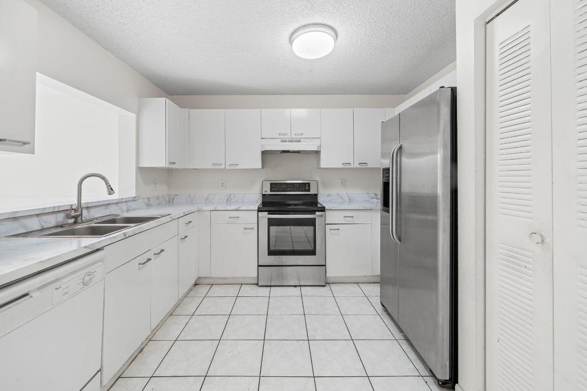 PINE GLEN AT ABBEY PARK 1 - Residential