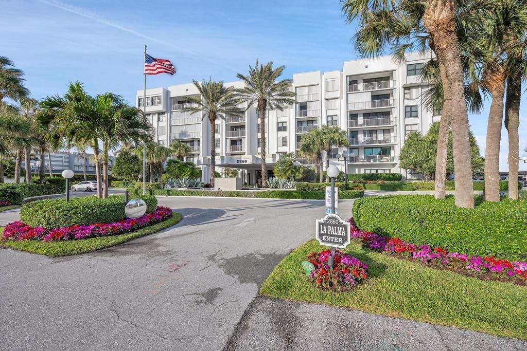 LA PALMA CONDO - Residential