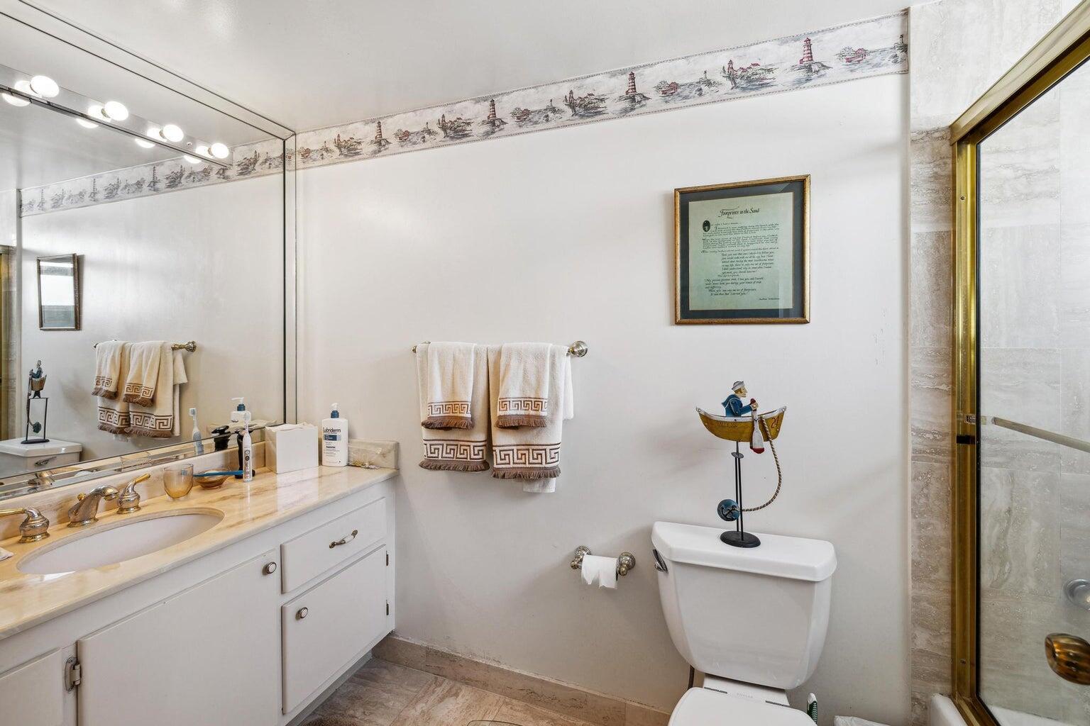 LA PALMA CONDO - Residential