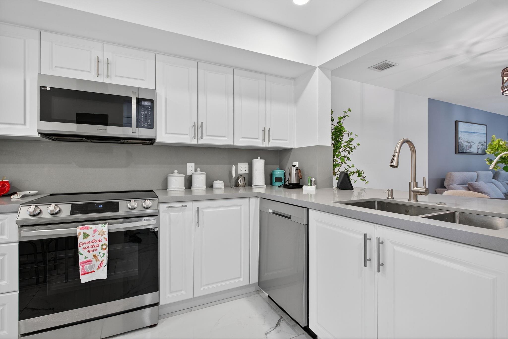 PLAYERS PLACE - Residential