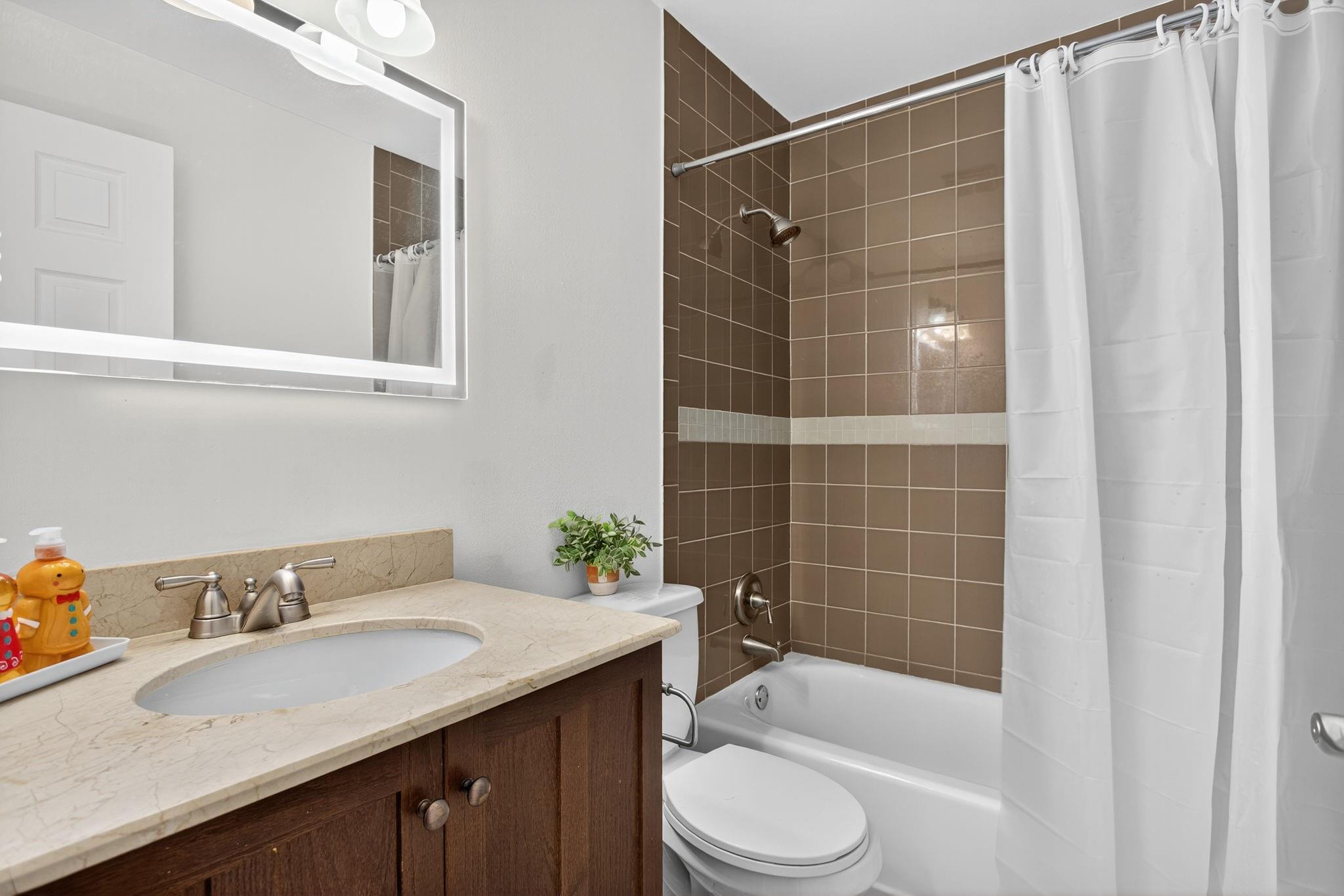 PLAYERS PLACE - Residential