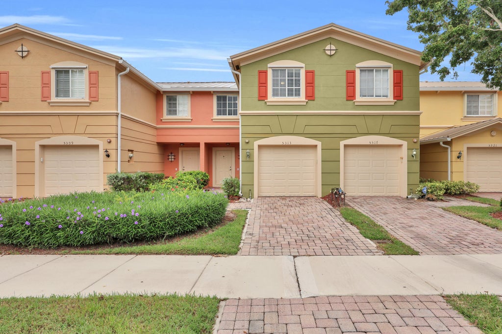 Photo of 5313 SE Jennings Lane, Stuart, FL 34997 (MLS # B26085550)