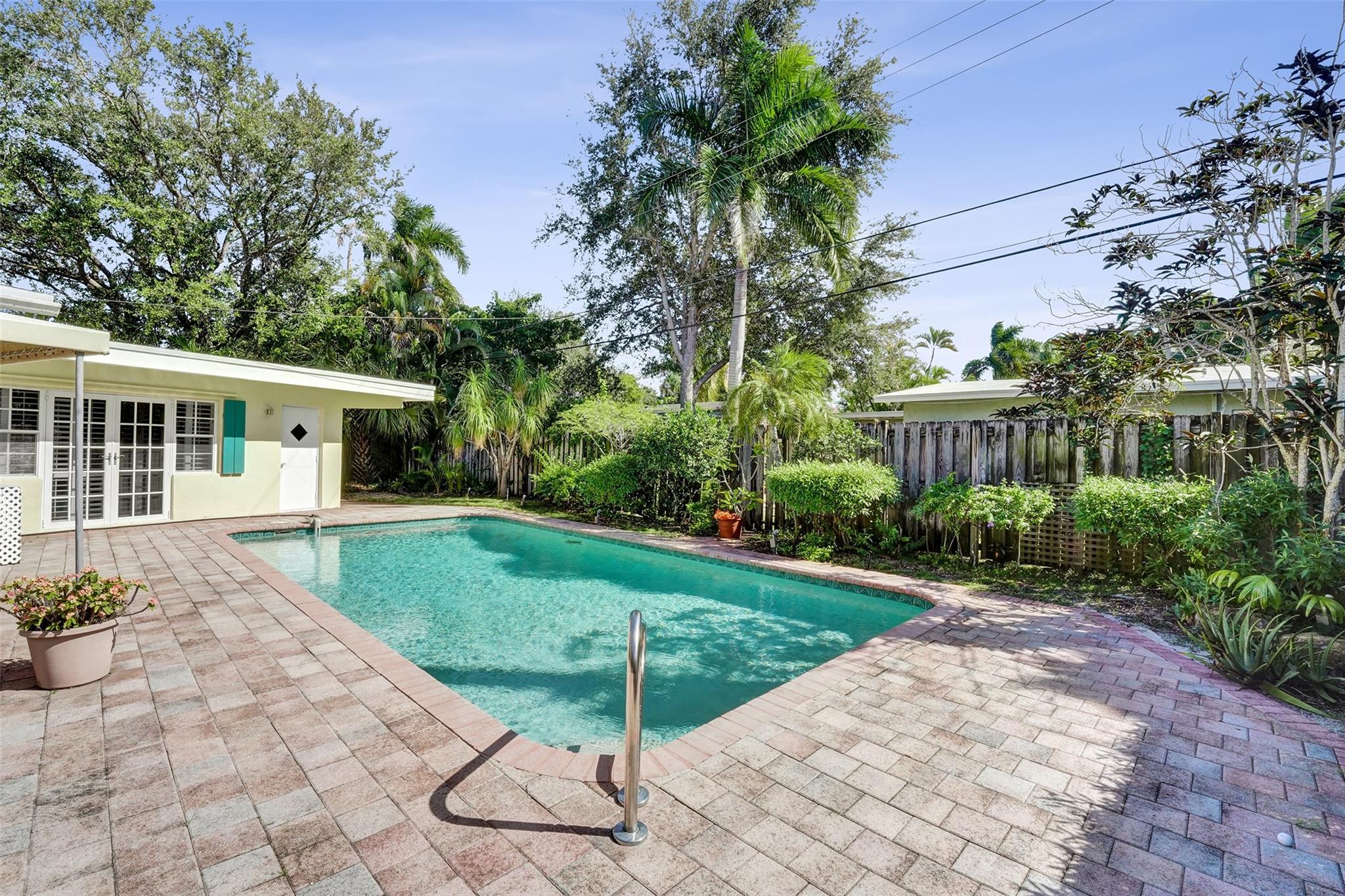 Lauderdale Harbors - Residential