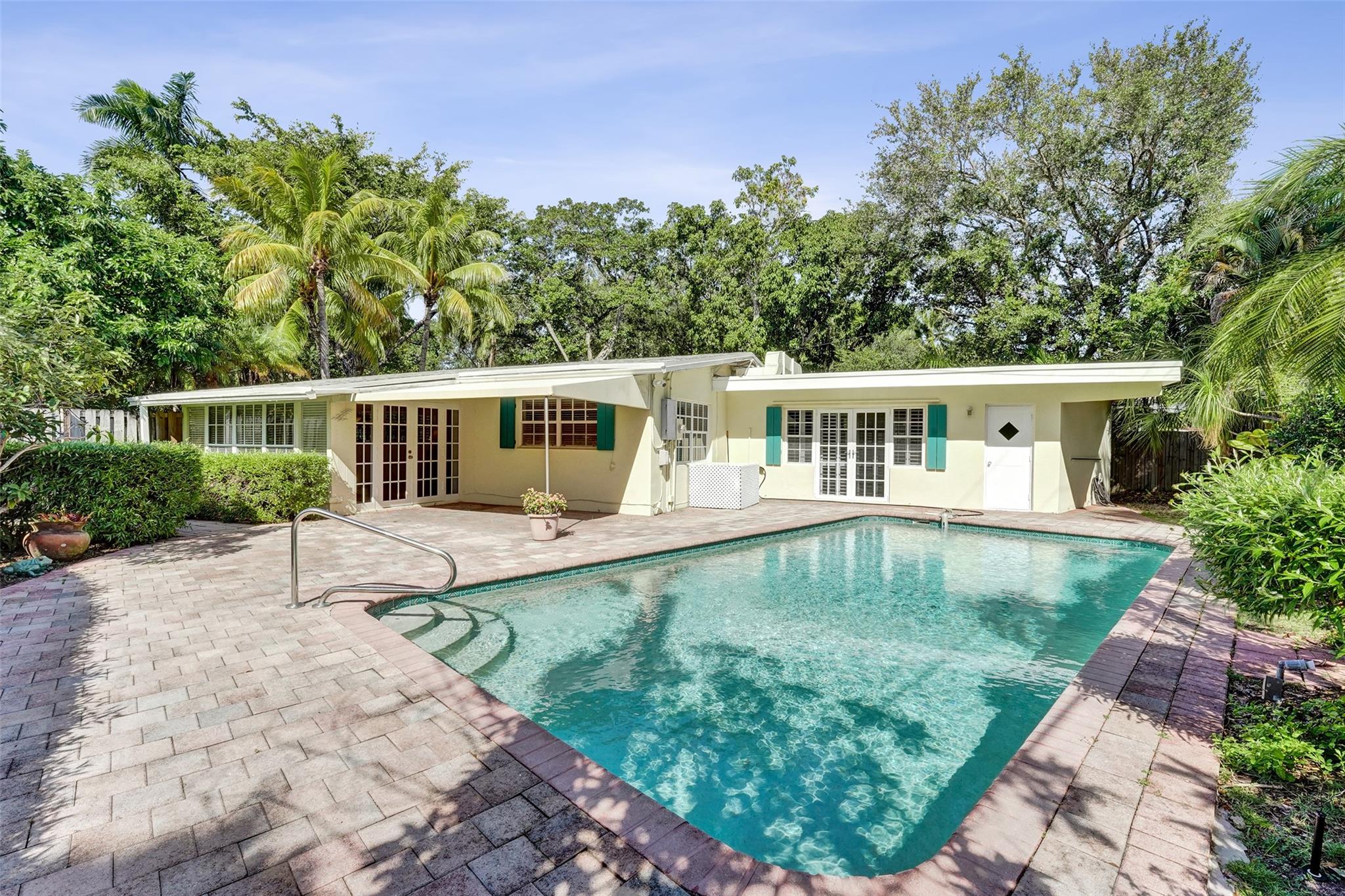 Lauderdale Harbors - Residential