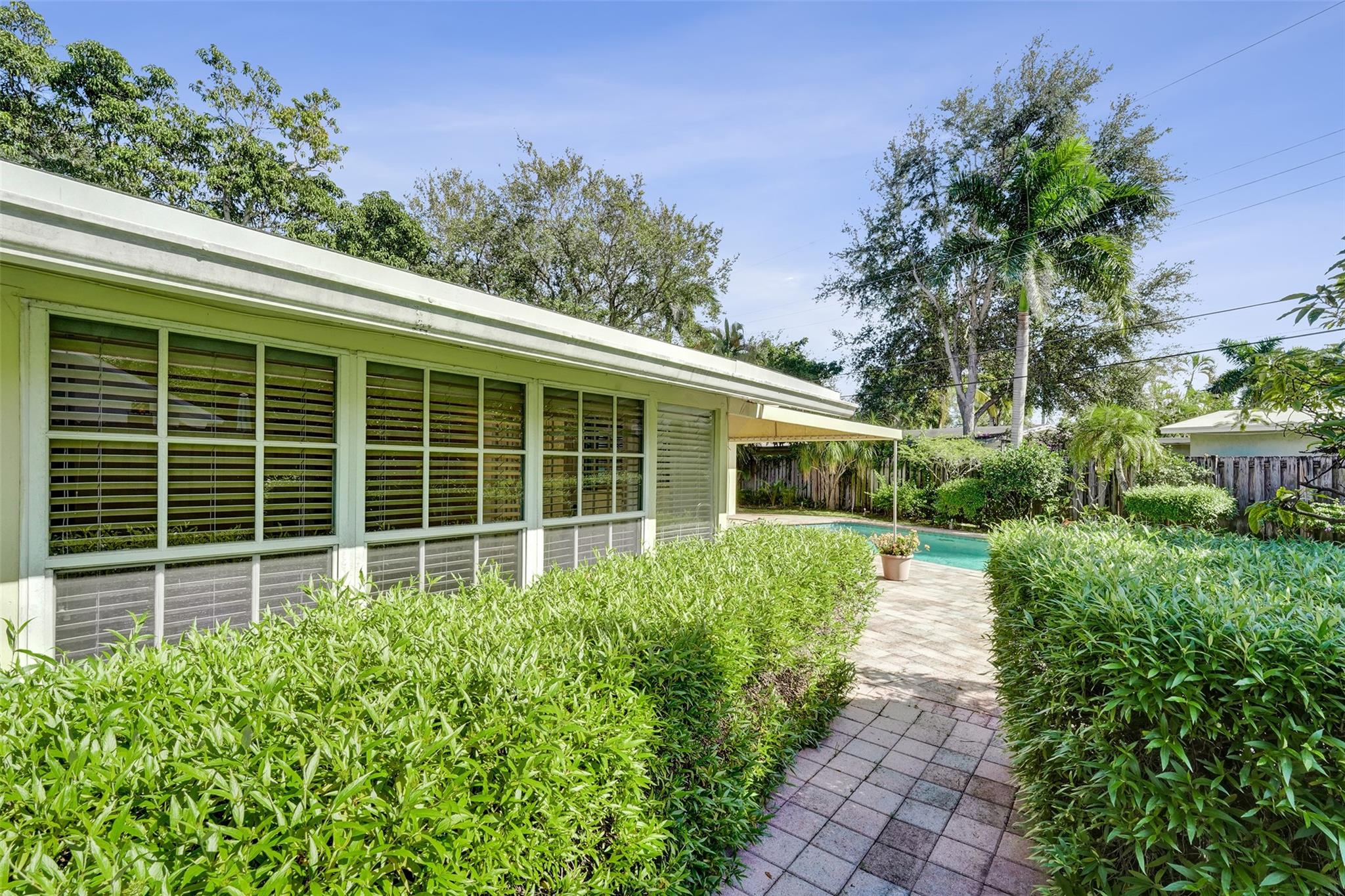 Lauderdale Harbors - Residential