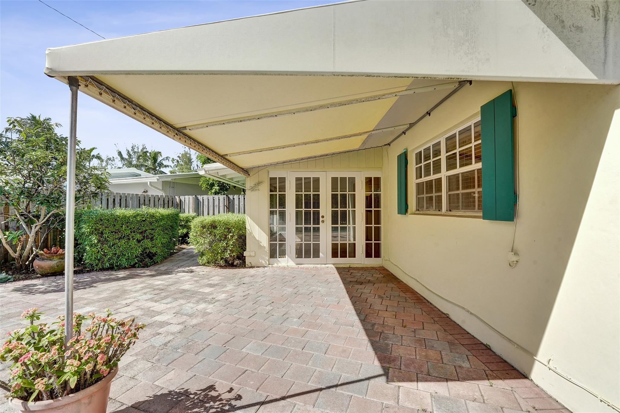 Lauderdale Harbors - Residential