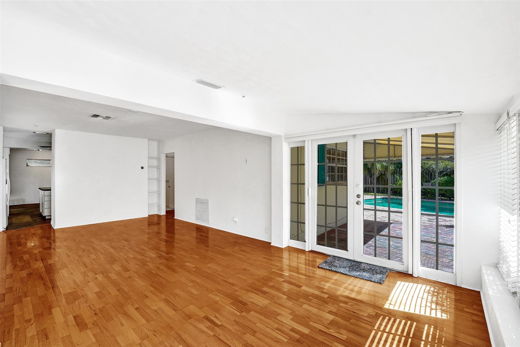 Lauderdale Harbors - Residential