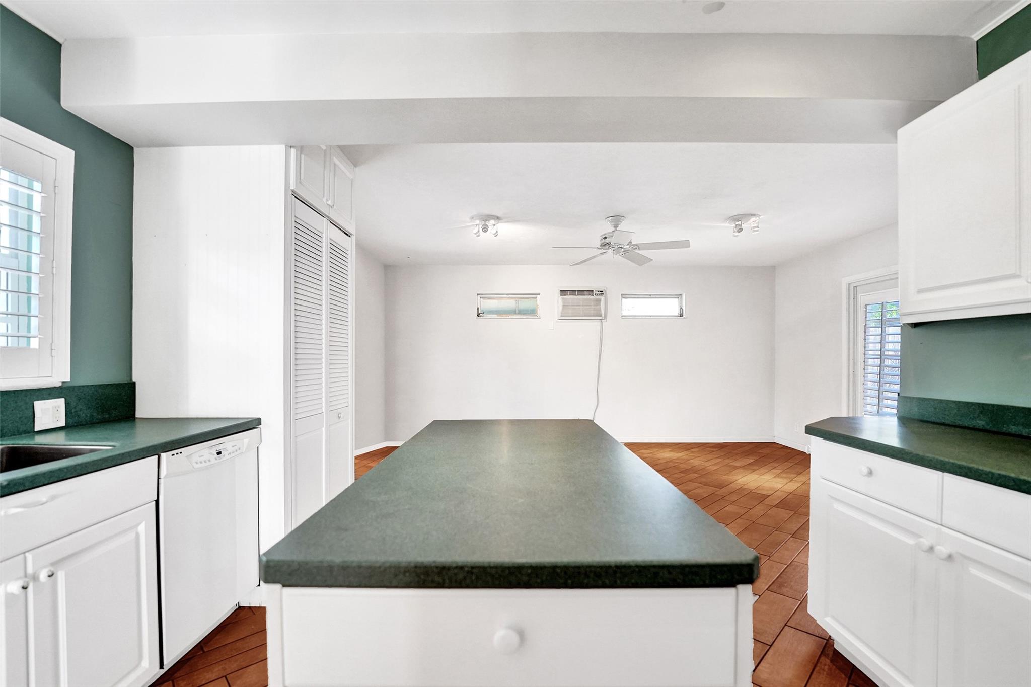 Lauderdale Harbors - Residential